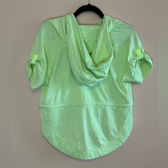 Nike Green Short Sleeve Crop Hoodie - Picture 2 of 3